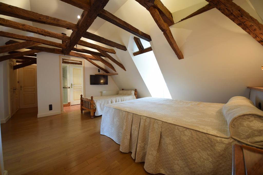 Domaine De La Rocque Bed & Breakfast Liorac-sur-Louyre Exterior photo