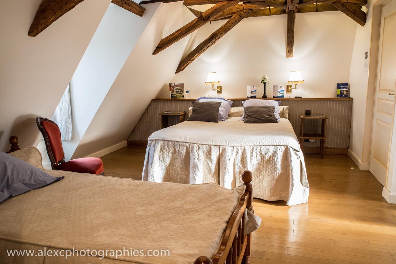 Domaine De La Rocque Bed & Breakfast Liorac-sur-Louyre Exterior photo