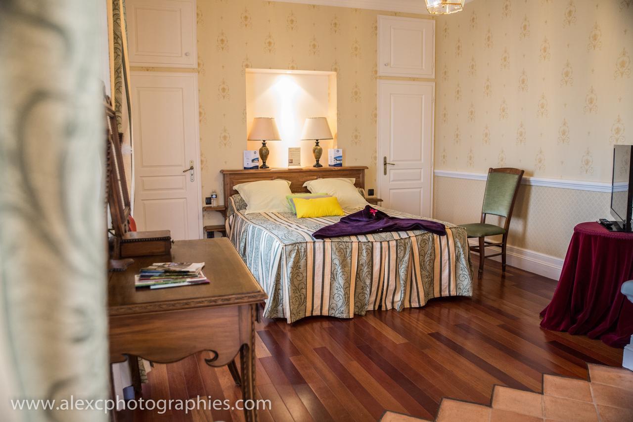 Domaine De La Rocque Bed & Breakfast Liorac-sur-Louyre Exterior photo